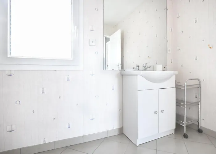 Un Tour Dans La Manche - A 500 M De La Portbail